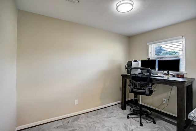 5522 Duxbury St, Houston, TX 77035 - office space featuring baseboards