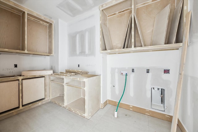 2006 Chantilly Ln, Houston, TX 77018 - laundry area featuring baseboards and laundry area