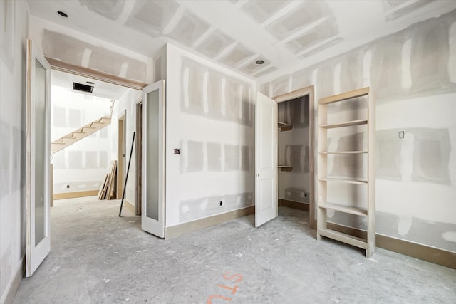 2006 Chantilly Ln, Houston, TX 77018 - unfurnished bedroom featuring baseboards