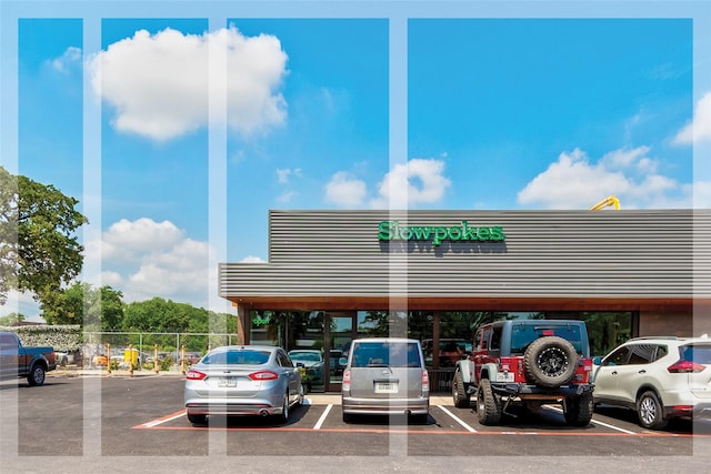 2006 Chantilly Ln, Houston, TX 77018 - view of uncovered parking lot