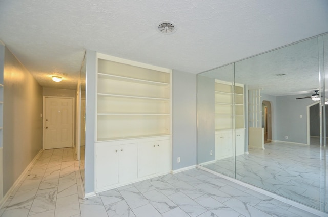 6606 Flamingo Dr, Houston, TX 77087 - interior space