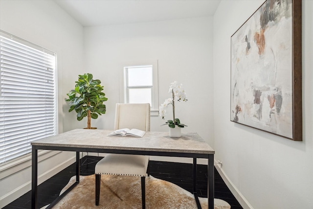 1505 Bonner St, Houston, TX 77007 - office featuring baseboards