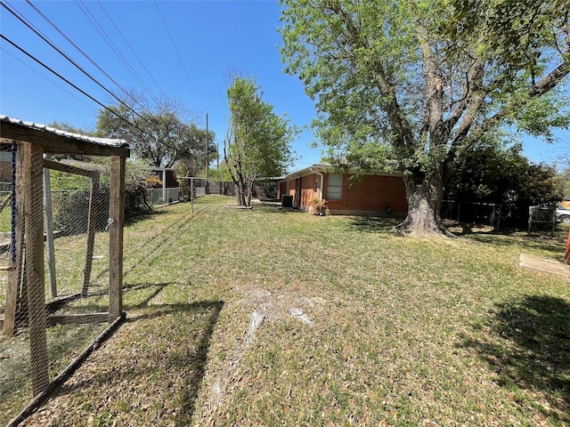 view of yard featuring fence