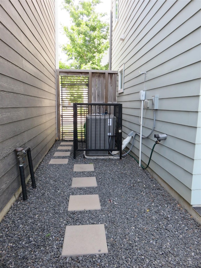 8624 Emnora Ln, Houston, TX 77080 - view of yard featuring central air condition unit