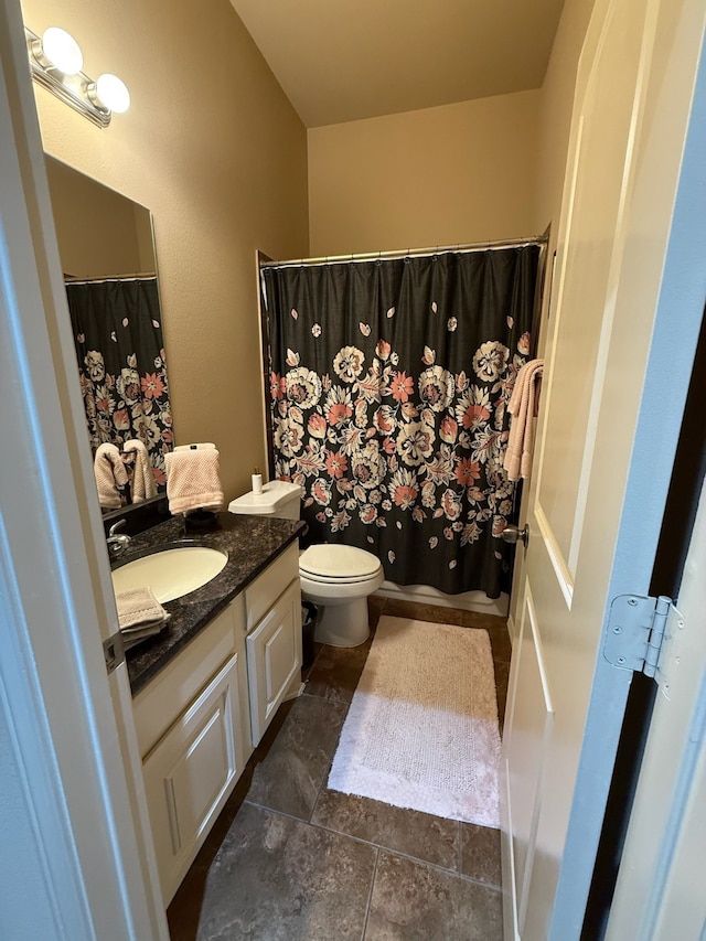 29046 Davenport Dr, Katy, TX 77494 - full bath featuring vanity, a shower with curtain, and toilet