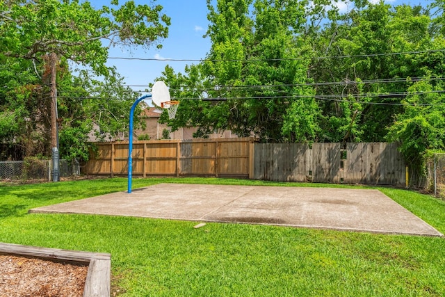 1702 Sheridan Dr, Baytown, TX 77520 - view of basketball court with basketball court