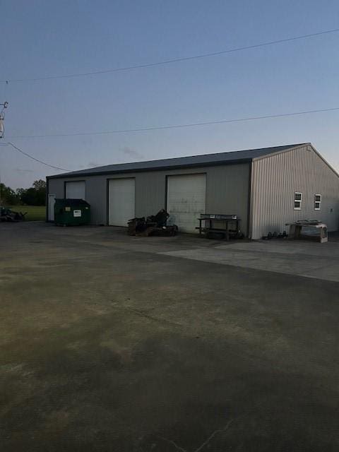 view of outdoor structure with an outdoor structure