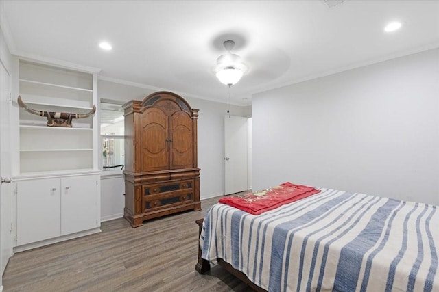1004 Country Club Dr, Richmond, TX 77469 - bedroom featuring recessed lighting, light wood-style flooring, crown molding, and a ceiling fan