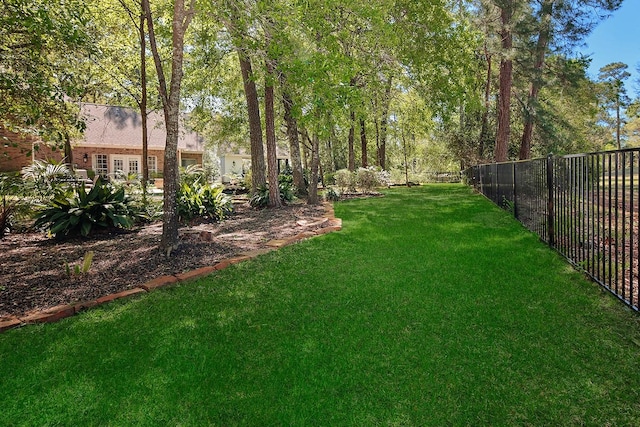 38 Southgate Dr, The Woodlands, TX 77380 - view of yard featuring fence