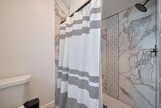 11423 Corola Trail Dr, Houston, TX 77066 - bathroom featuring a tile shower