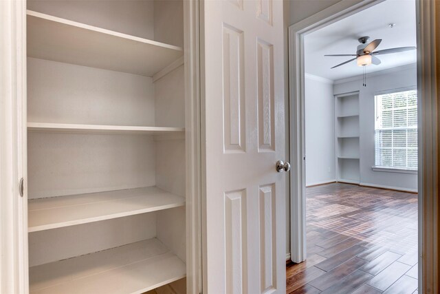 2111 Welch St Unit A107, Houston, TX 77019 - view of closet