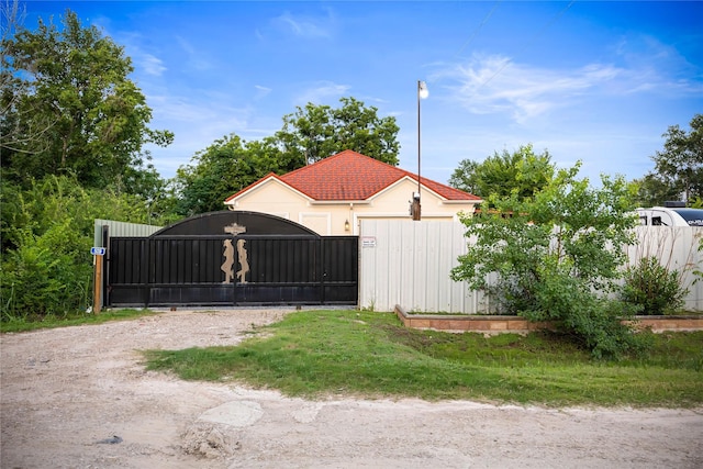 509 Joan Of Arc Dr, Hempstead, TX 77445 - view of yard with a gate