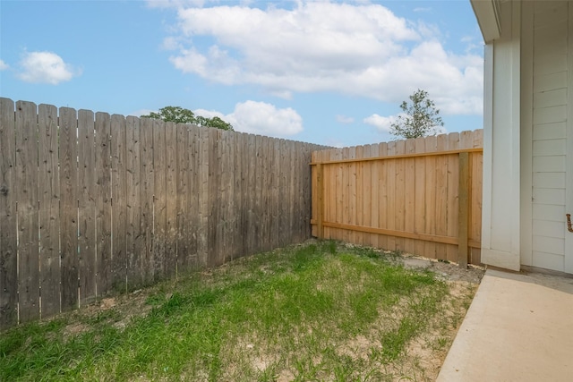 1611 Regents Gate Ct, Houston, TX 77055 - view of yard