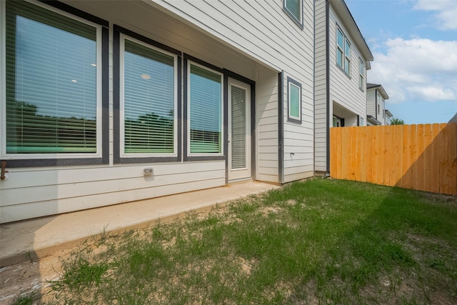 1611 Regents Gate Ct, Houston, TX 77055 - view of side of home
