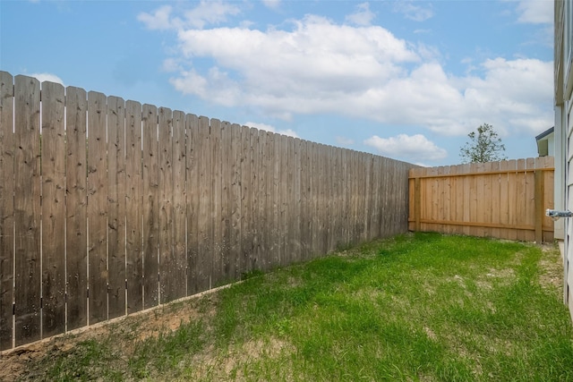 1611 Regents Gate Ct, Houston, TX 77055 - view of yard