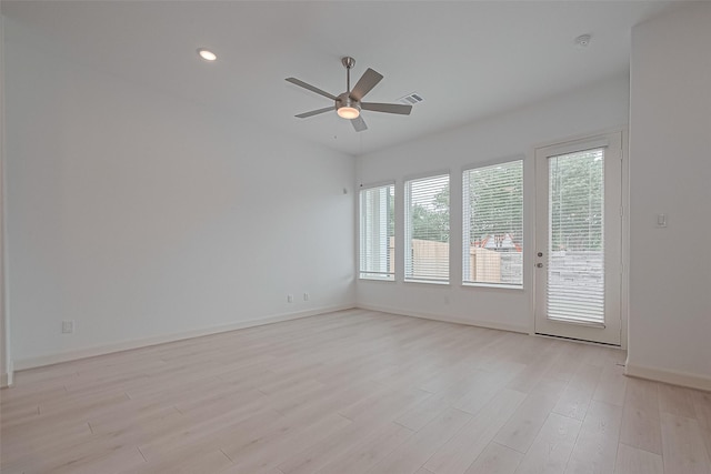 8928 Covenant Pl, Houston, TX 77055 - empty room with light wood finished floors, a ceiling fan, baseboards, a smoke detector, and recessed lighting