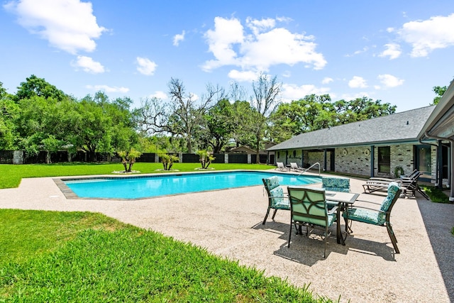 1717 S Columbia Dr, West Columbia, TX 77486 - outdoor pool featuring a patio