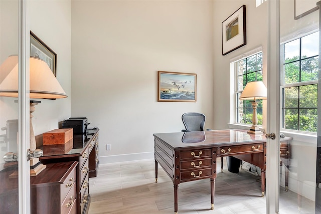 404 Christians Ct, Montgomery, TX 77316 - office space with baseboards