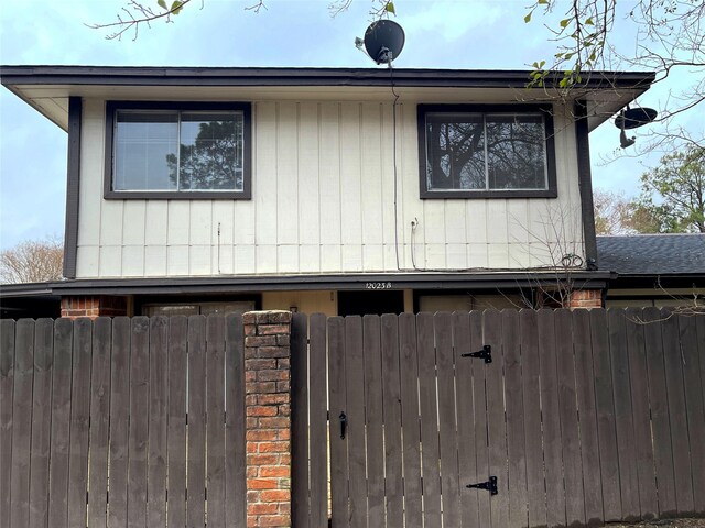 12023 Greenwood Forest Dr Unit B, Houston, TX 77066 - view of home's exterior with fence
