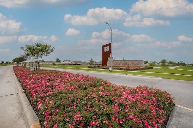 4411 Aspen Colony Ln, Baytown, TX 77521 - view of property's community with a yard