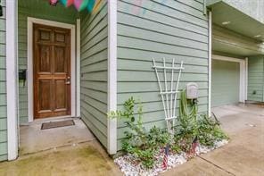 5329 Kansas St, Houston, TX 77007 - view of doorway to property