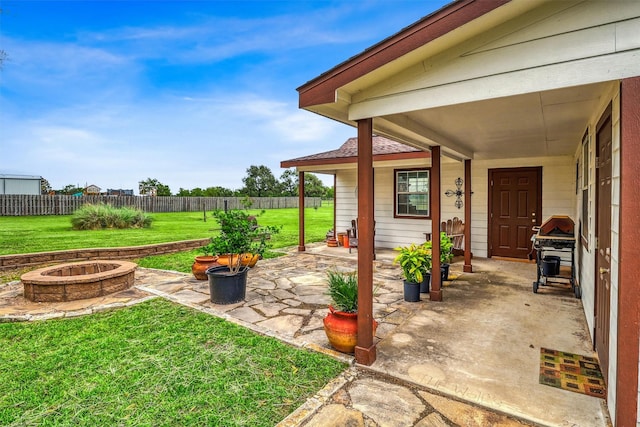 3026 Dees Cir, Sealy, TX 77474 - view of yard featuring a fire pit and fence