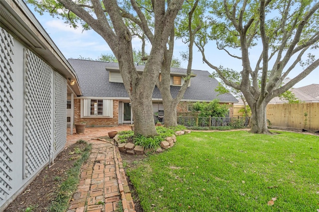 7 Colony Park Cir, Galveston, TX 77551 - view of yard featuring fence