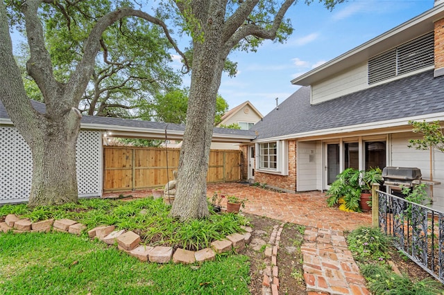 7 Colony Park Cir, Galveston, TX 77551 - view of yard with fence