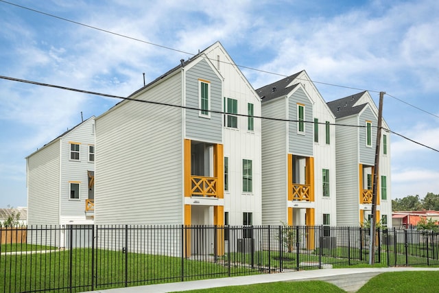 3903 Pinemont Dr Unit A, Houston, TX 77018 - view of side of home with board and batten siding