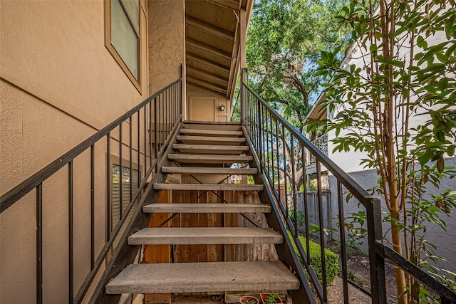 5711 Sugar Hill Dr Unit 34, Houston, TX 77057 - view of stairs