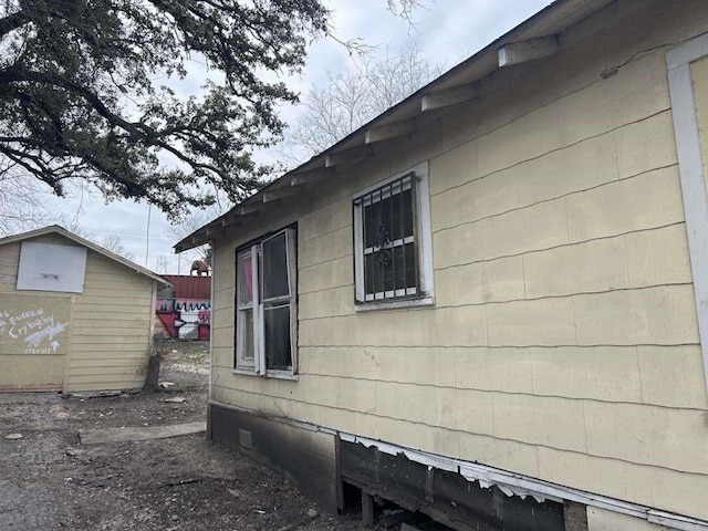 706 Gulf, San Antonio, TX 78202 - view of side of property featuring crawl space