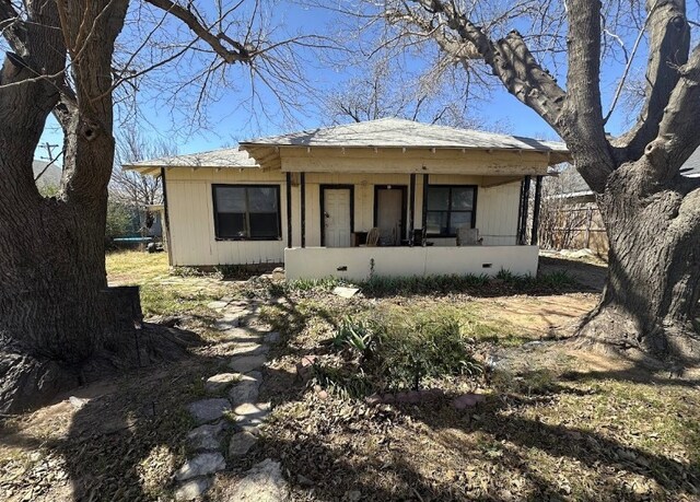 view of front of property with a porch