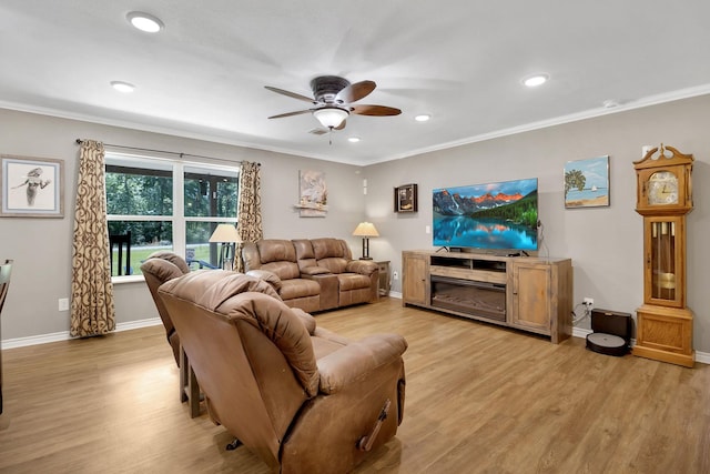 310 Hidden Oaks Dr, Point Blank, TX 77364 - living room featuring a ceiling fan, light wood finished floors, baseboards, ornamental molding, and recessed lighting