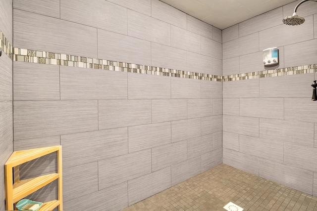 310 Hidden Oaks Dr, Point Blank, TX 77364 - bathroom featuring a tile shower