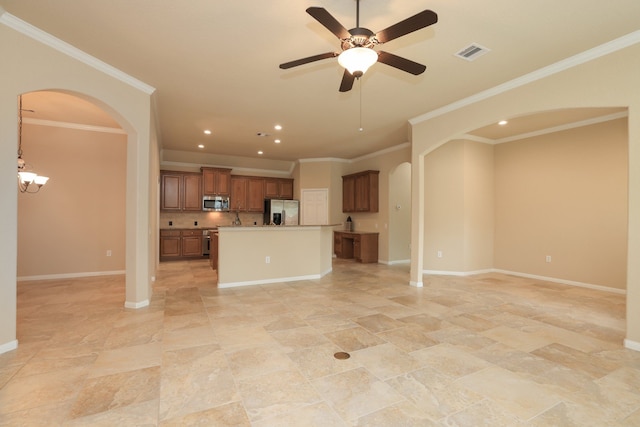 unfurnished living room with baseboards, recessed lighting, visible vents, arched walkways, and ceiling fan with notable chandelier