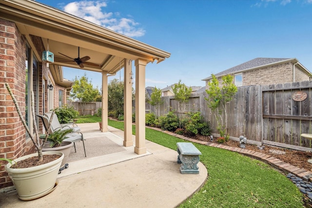 6315 Teal Mist Ln, Fulshear, TX 77441 - view of patio with a ceiling fan and a fenced backyard