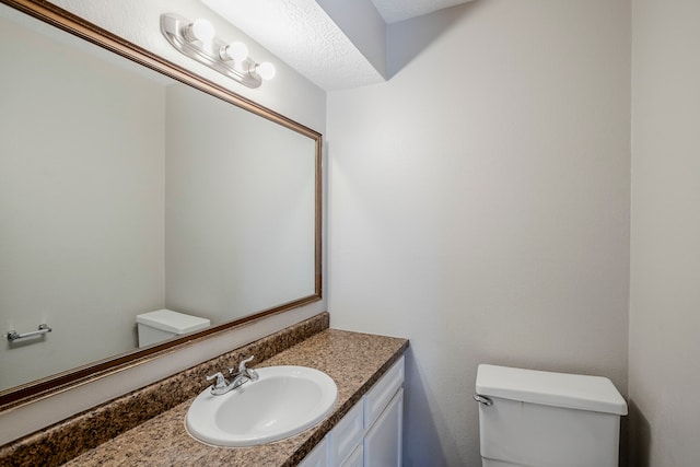 10610 Dunbrook Dr, Houston, TX 77070 - half bathroom featuring vanity and toilet