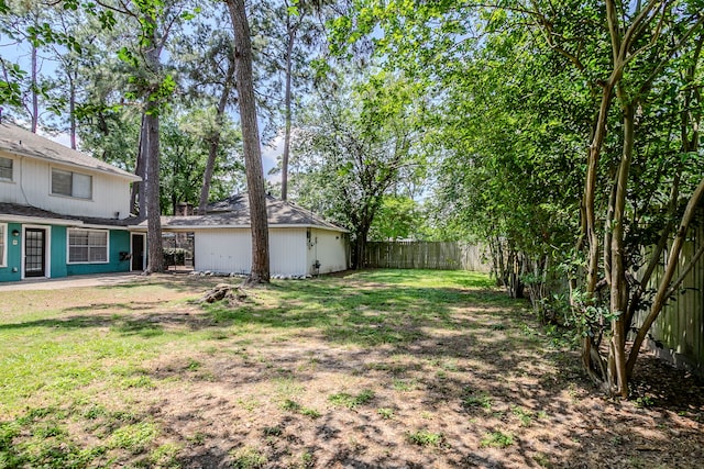 10610 Dunbrook Dr, Houston, TX 77070 - view of yard with a fenced backyard