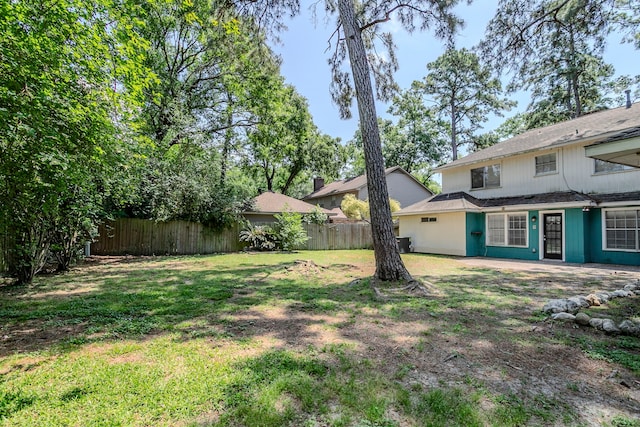10610 Dunbrook Dr, Houston, TX 77070 - view of yard with fence