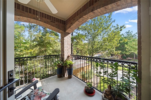 balcony with a ceiling fan