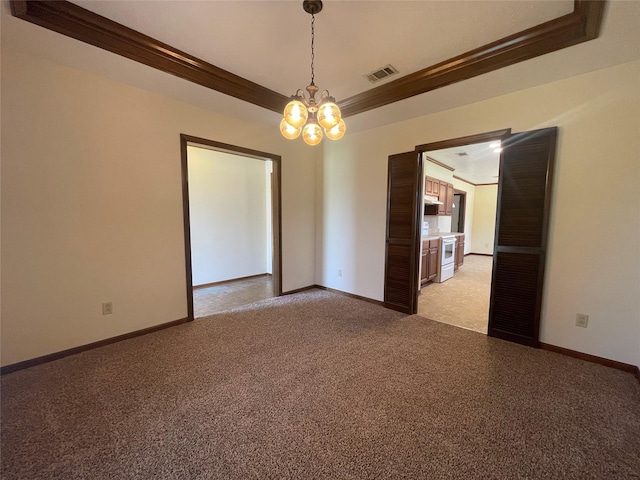 spare room with light carpet, baseboards, visible vents, and a chandelier
