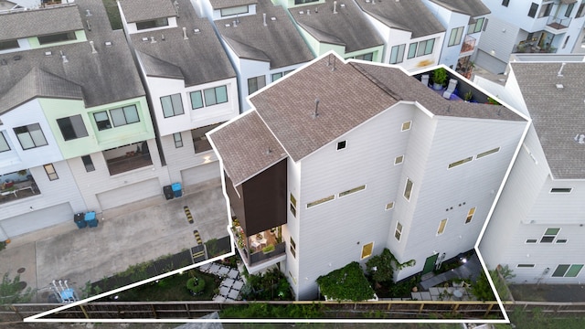 2118 Dennis St, Houston, TX 77004 - bird's eye view featuring a residential view