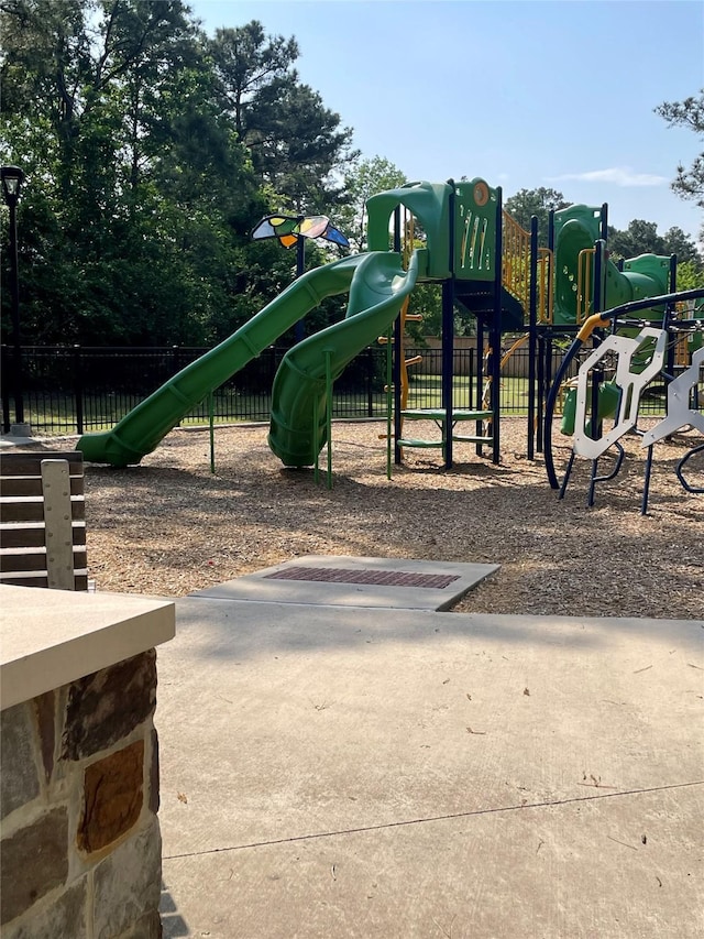 438 Camas Creek Ln, Magnolia, TX 77354 - community playground featuring fence