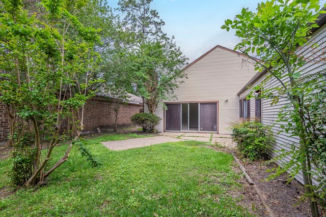 5893 Southern Hills Dr, Houston, TX 77069 - rear view of property with a lawn