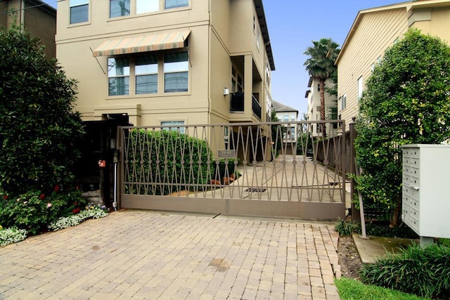 234 Detering St, Houston, TX 77007 - view of gate