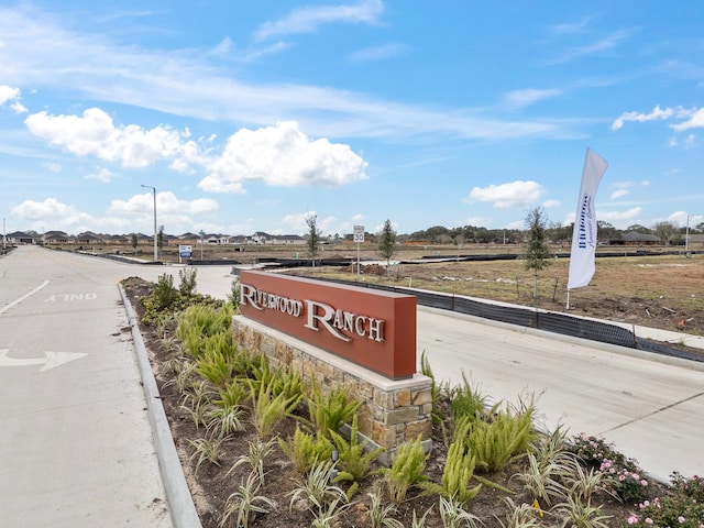 view of community / neighborhood sign