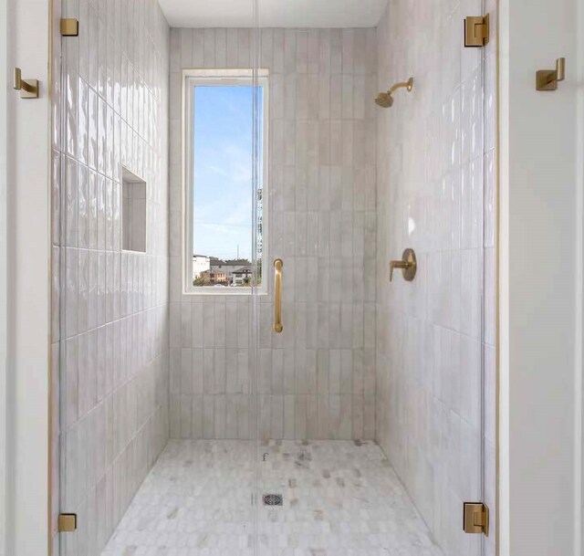 3824 Wilmer St, Houston, TX 77003 - bathroom with a stall shower