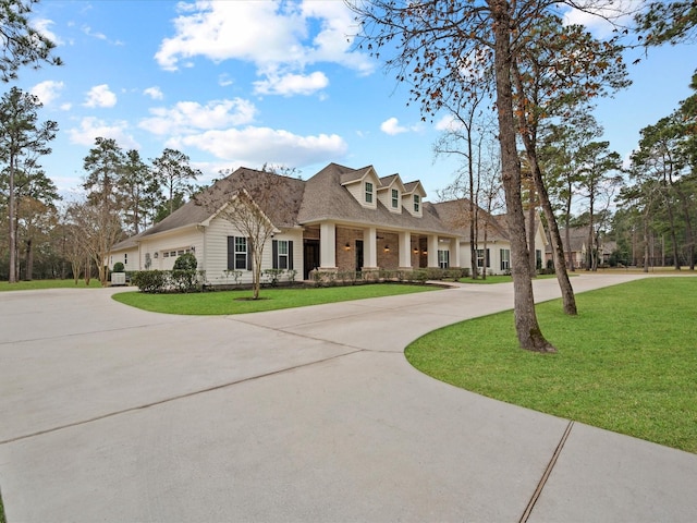 10539 Crestwater Cir, Magnolia, TX 77354 - view of front facade with curved driveway and a front lawn