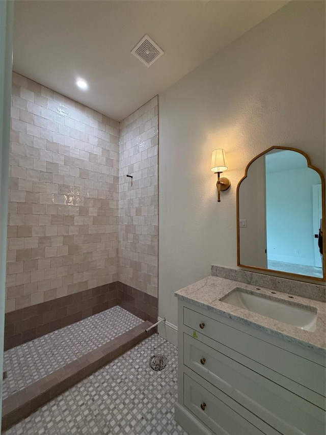 15420 Highlander Ct, Montgomery, TX 77356 - full bath with a tile shower, vanity, and recessed lighting