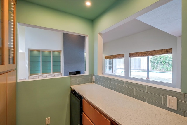 1319 E Brooklake Dr, Houston, TX 77077 - bathroom with backsplash and recessed lighting